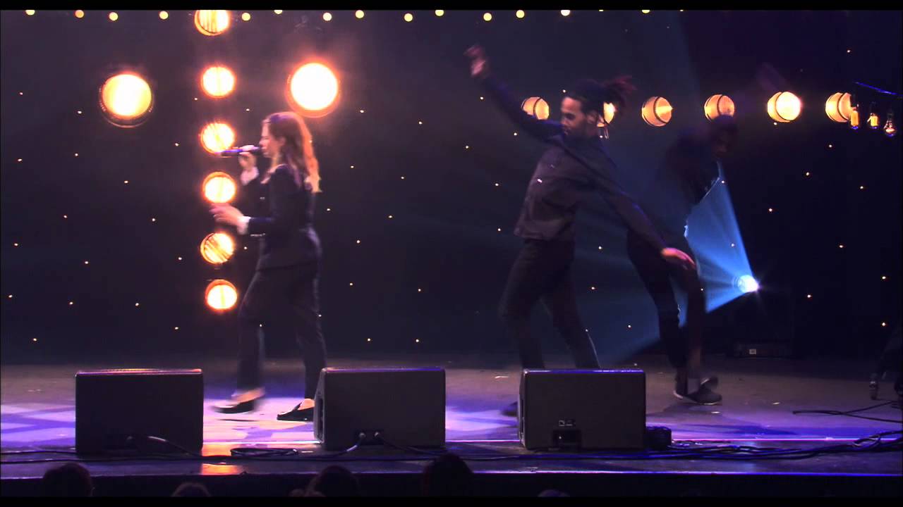 CHRISTINE AND THE QUEENS - Christine (LIVE)