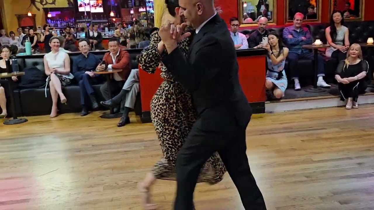 Virginia Pandolfi & Davood Yazdani at Alberto's (3 of 3)