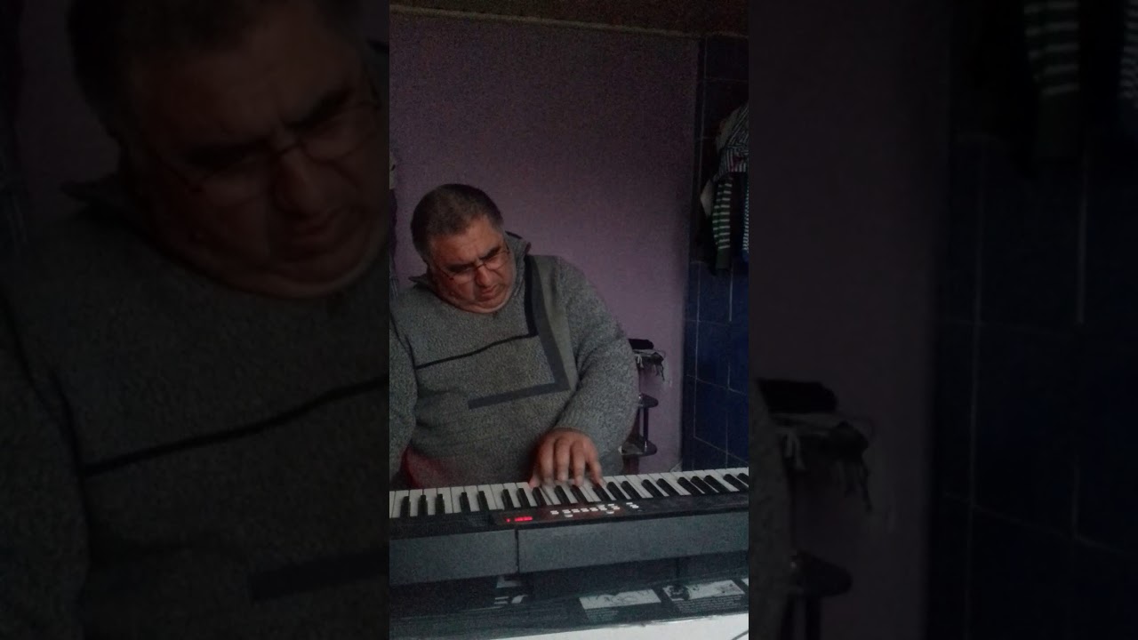 Canta la orga cu mana stanga