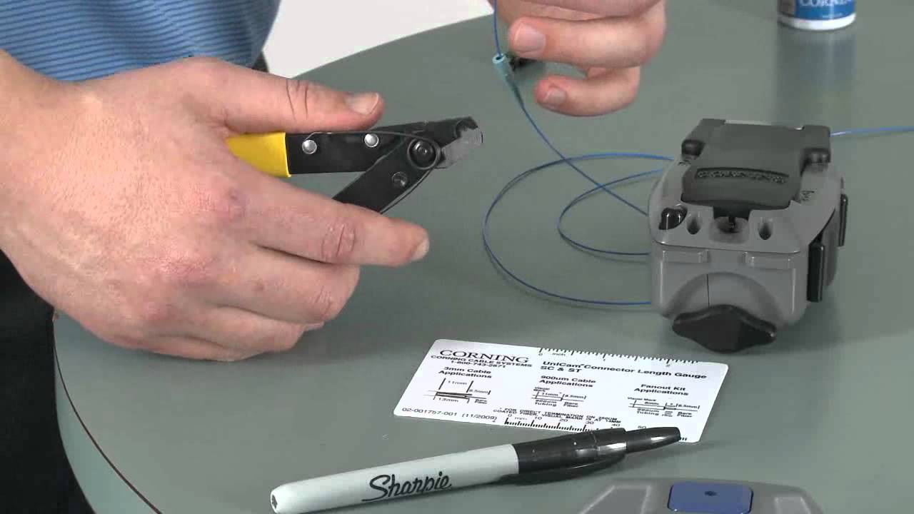 Fiber Preparation, Cleaving with FBC-007 Cleaver on 900 µm Tight-Buffered Cable