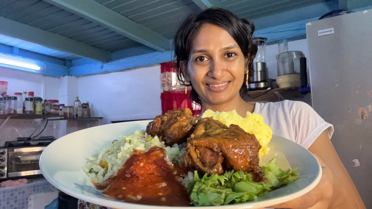 GUYANESE STYLE SPANISH RICE AND POT ROAST CHICKEN #food #cooking #vlog #fyp 