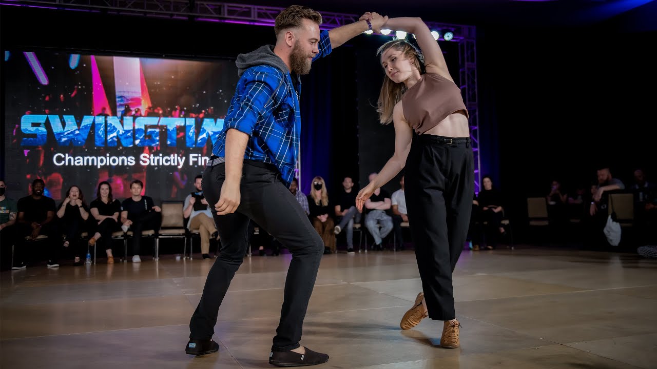 Ben McHenry & Victoria Henk 