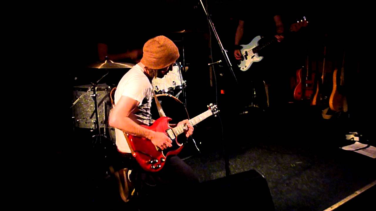 Malajube - Ursuline et Fille à Plumes (live, HD, stereo, April 27, 2011)
