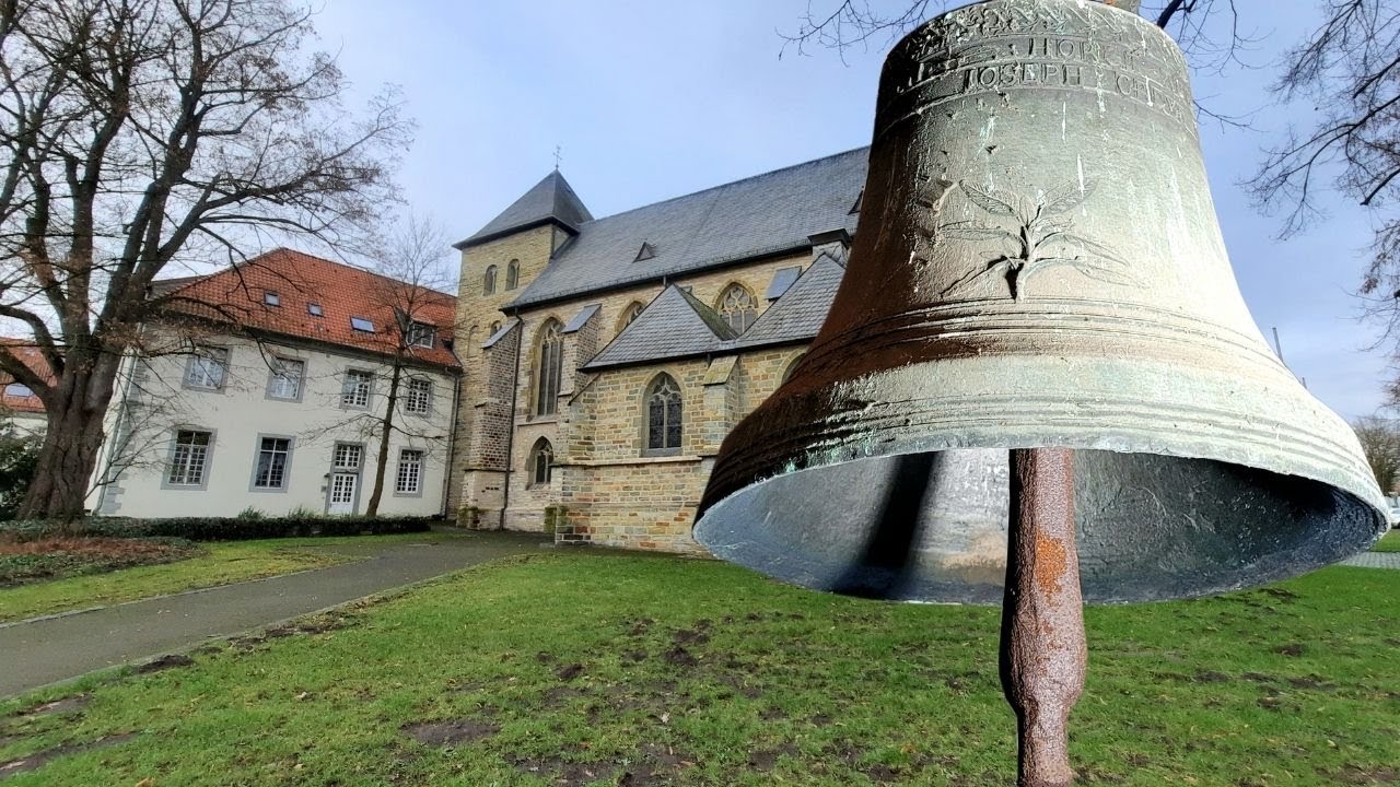 Lippstadt-Benninghausen (D-SO/LP), kath. Pfarrkirche St.Martinus, Einzel- & Vollgeläut