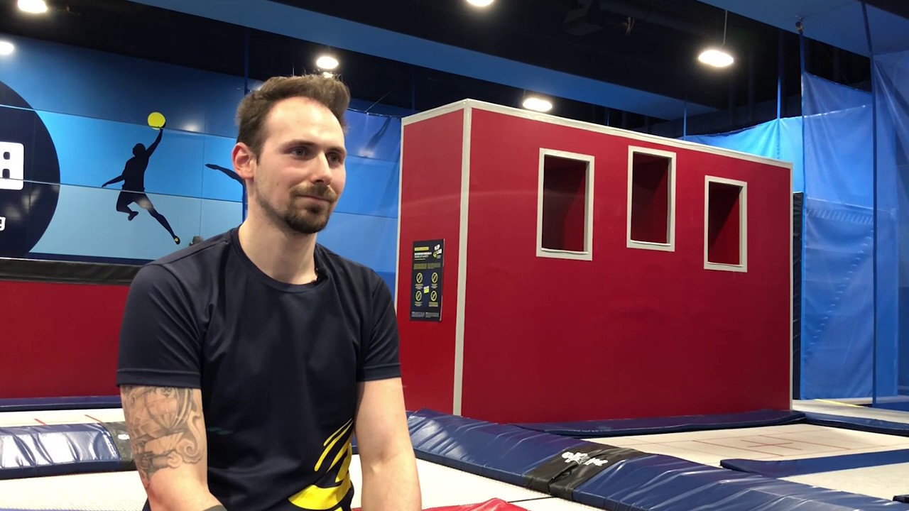 Trampolinspringen mit Christian Höckner (5-facher Staatsmeister) – FLIP LAB Schwechat