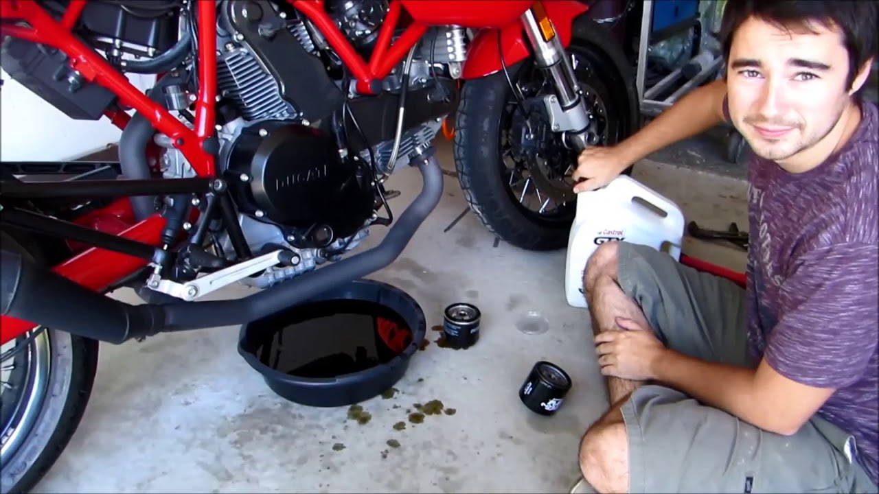 Ducati Sport 1000 oil change