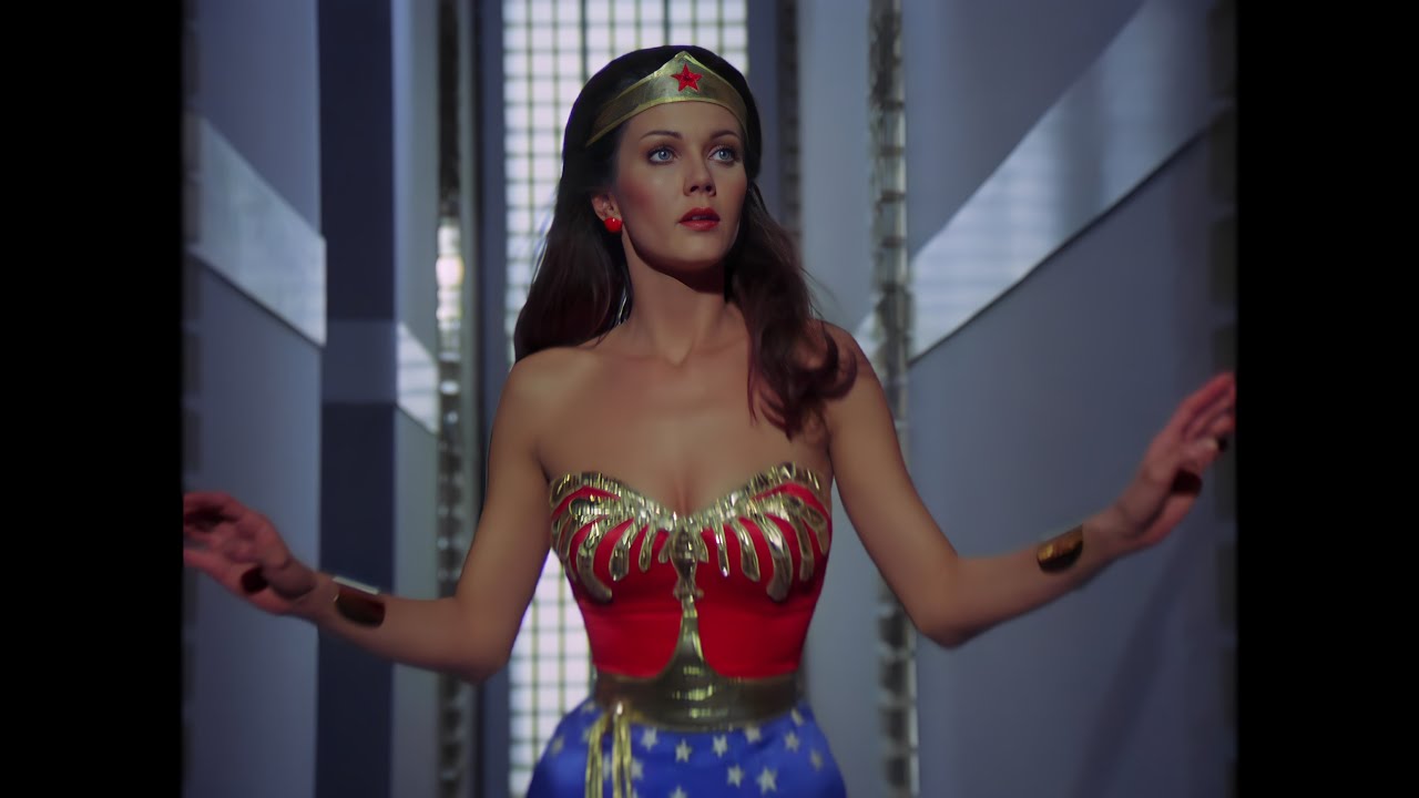 Wonder Woman confronts a Supercomputer in the Season Two episode IRAC is missing in 4K
