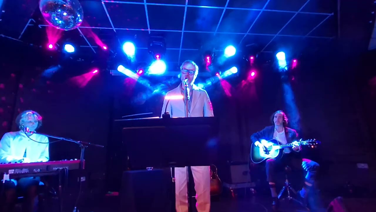 Matt Berninger - Distant Axis (Live @ Brudenell Social Club, Leeds)