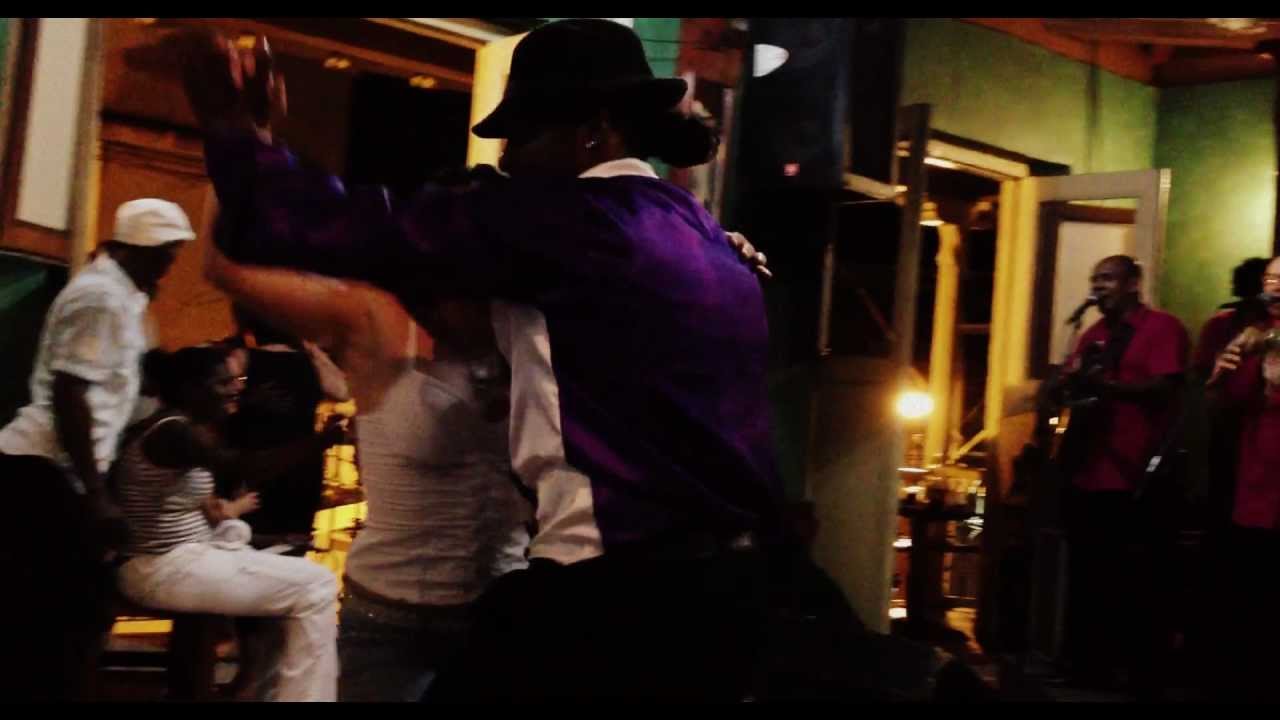 Salsalunya salsa Natacha danse le son a cuba