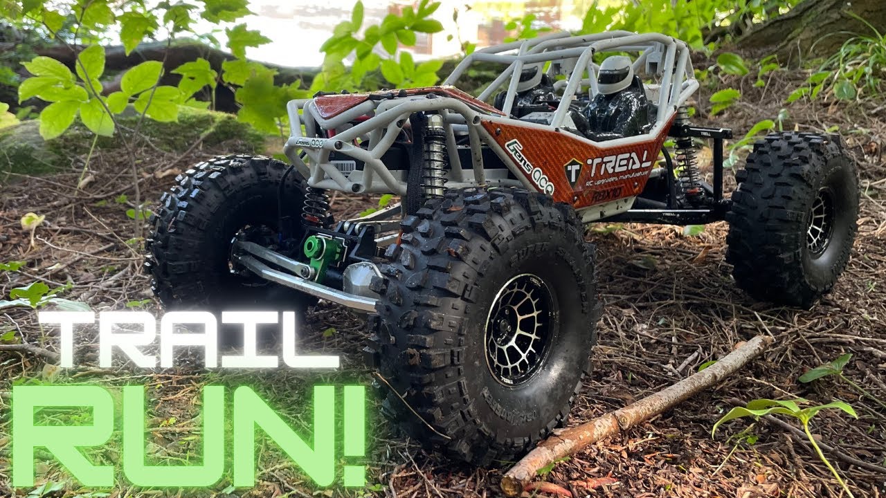 Axial Ryft Crawling In The Trails (Caslte 2400kv, Vitavon Carbon Fiber Panels)