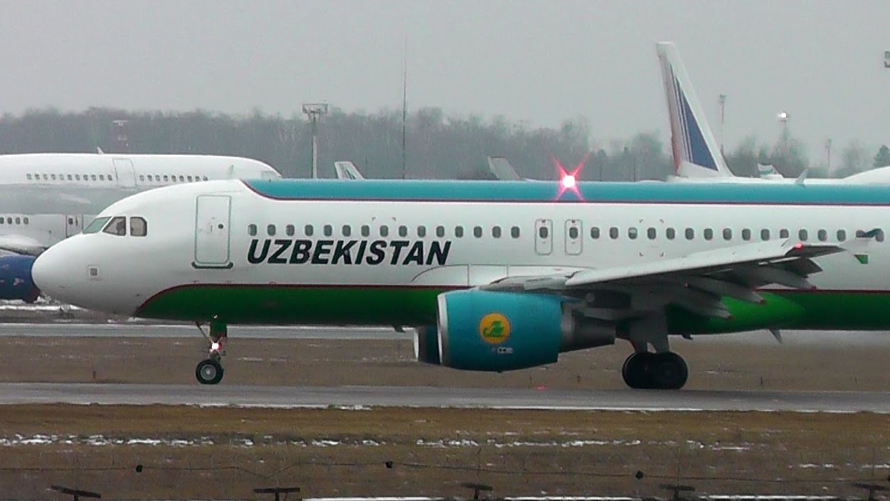 ✈A320 UK-32014 Домодедово вид с будущей ВПП №3