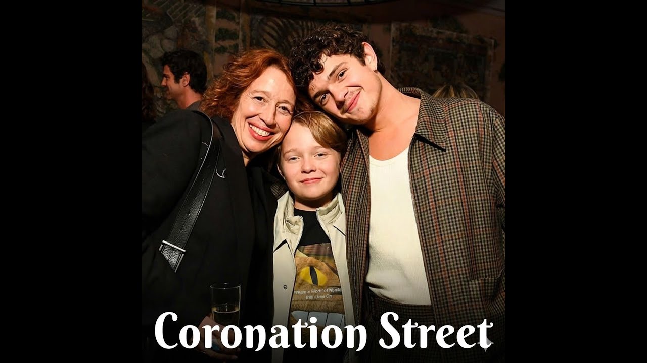 🔥 CORRIE BLIMEY! Corrie Star Stuns at Awards After Soap Death | Reinvents as Momager