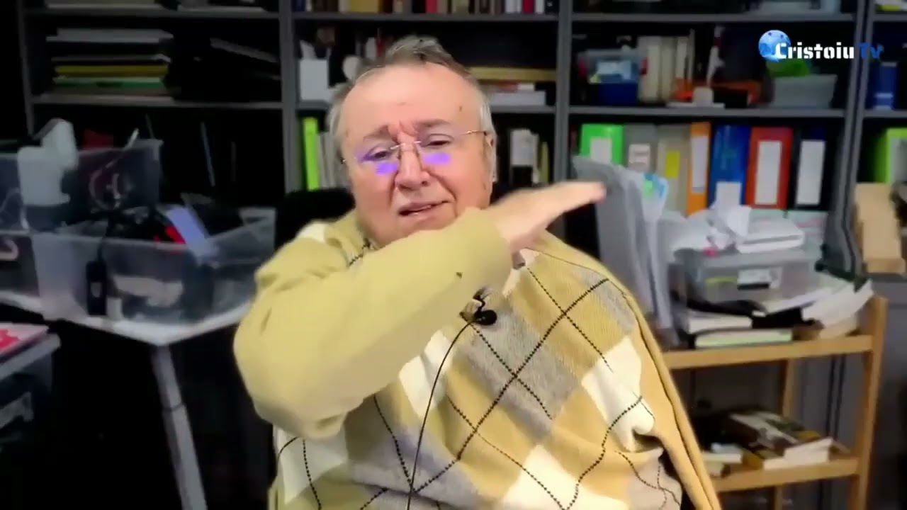 Eu, Cristoiu, am fost un prost și am luat &icirc;n serios politicienii!Așteptam nucleara și a făcut pleosc