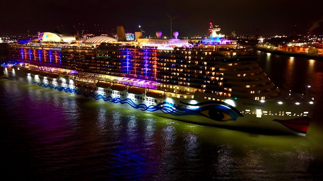Aida Nova-Sailaway from Hamburg at Night feat. Dockland and MS Balmoral 
