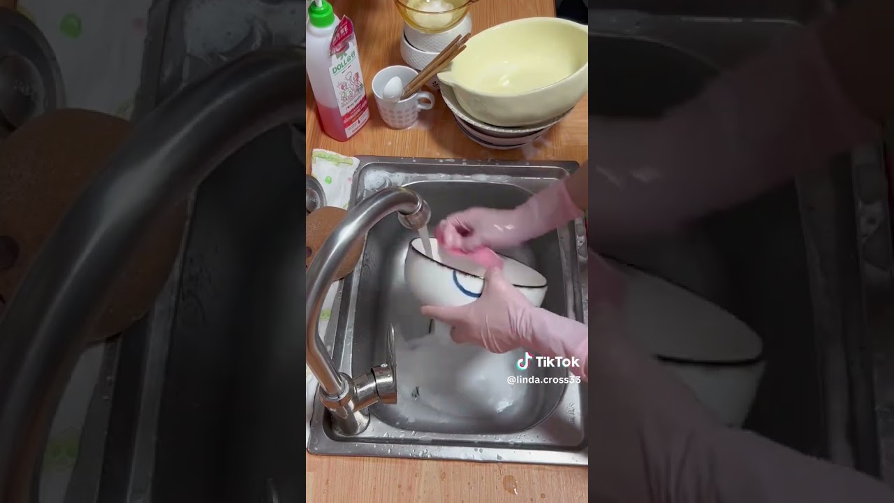 washing dishing is a therapy #washingdishes #asmr #viralshorts #stisfying #kitchen #cleaning #fyp