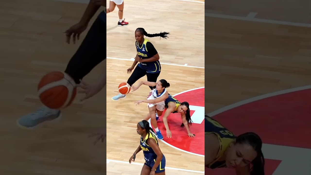 Dela Rosa performing like a true artist 🎨🇵🇭 #FIBAWWC