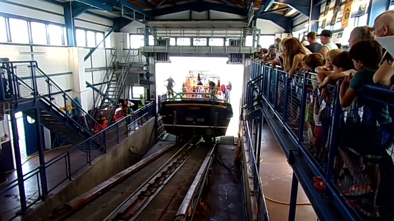 Bringing Home The Cromer Lifeboat