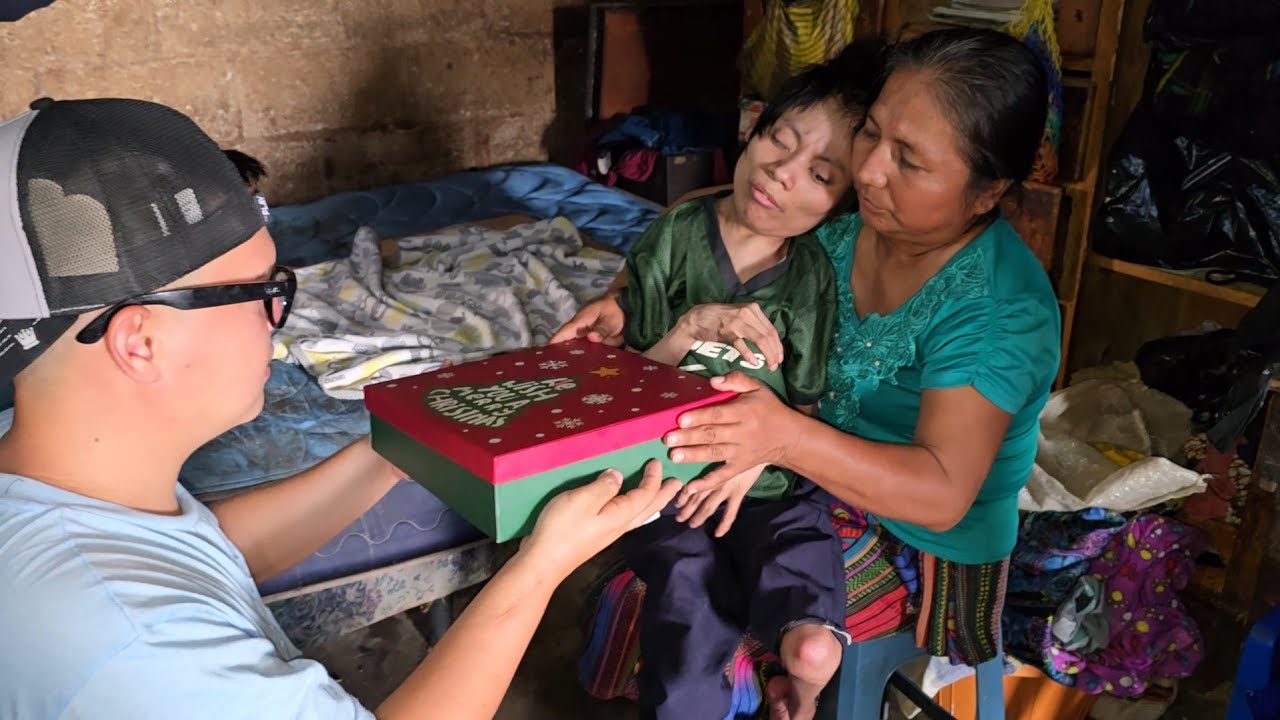 TREMENDA SORPRESA le entregamos a la mamá de Simón, ella NO LO PUEDE CREER.