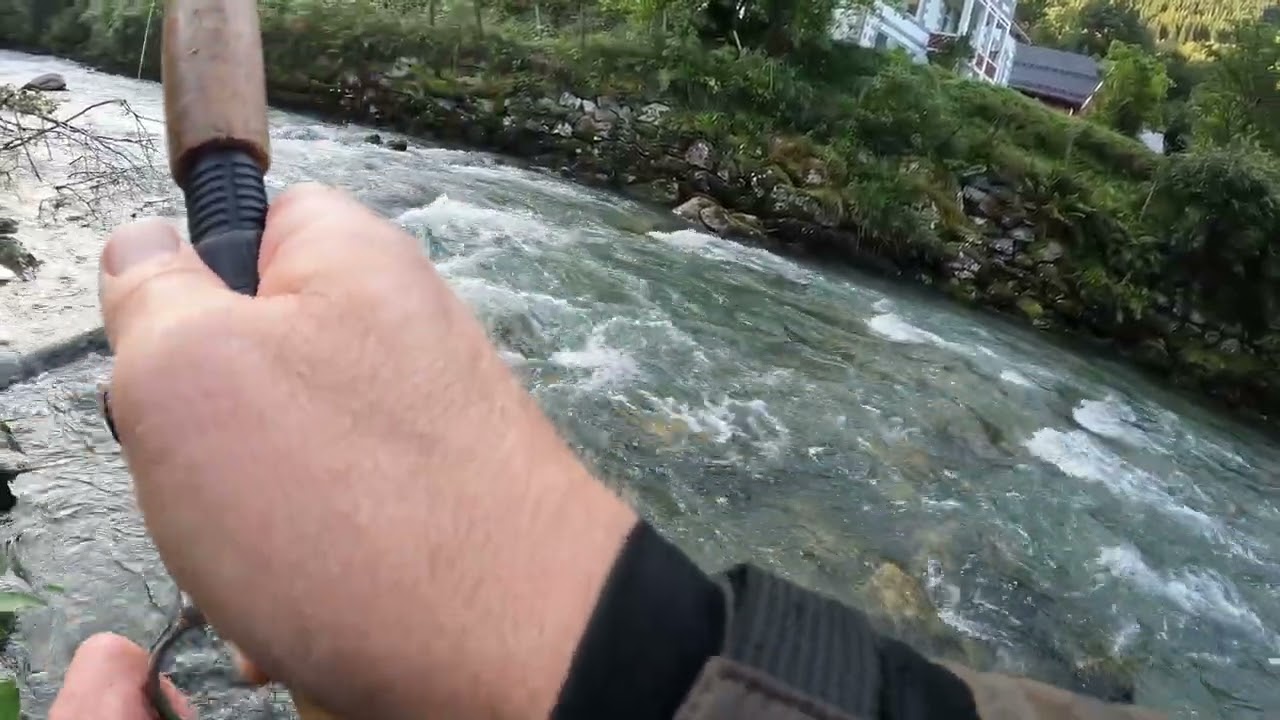 Laksefiske med Geirangerwobbleren, salmonfishing Geiranger #Geirangerwobbleren handmade wobbler 2