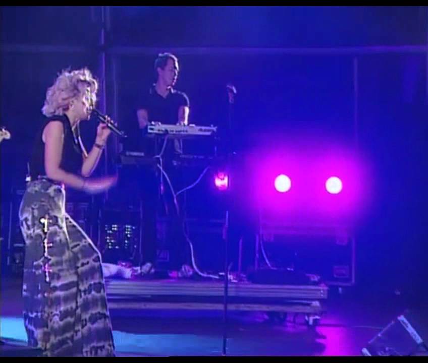 (HD) Marina and the Diamonds - Shampain (Paredes de Coura Festival 19/08/2011) 11