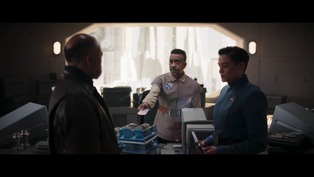 Carson meet with Colonel Tuttle at his office - The Mandalorian Season Three (2023)