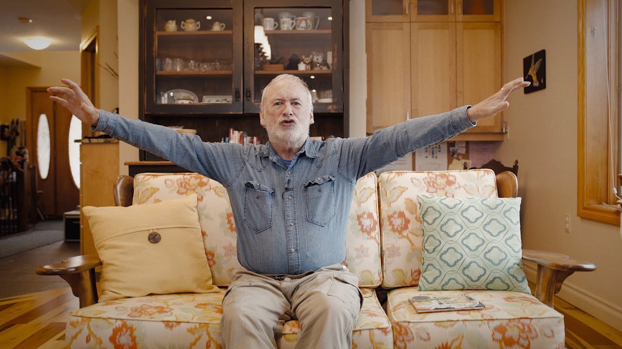 Watch world-renowned storyteller Robert Munsch perform The Paper Bag Princess