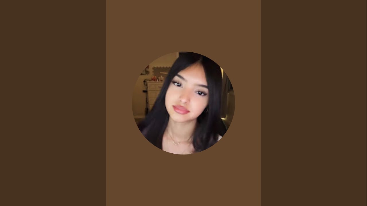Jaqueline Aragon is live!