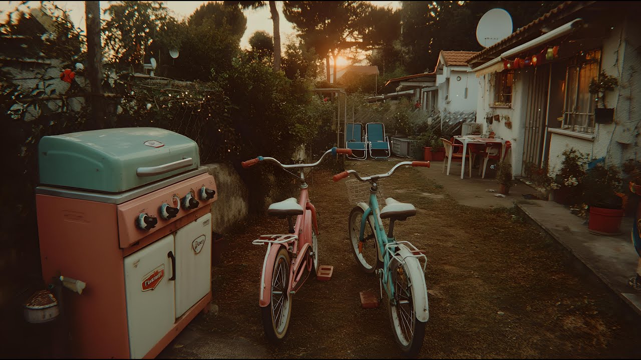 Retro Synth Landscapes | 80s Nostalgia Chillwave Mix