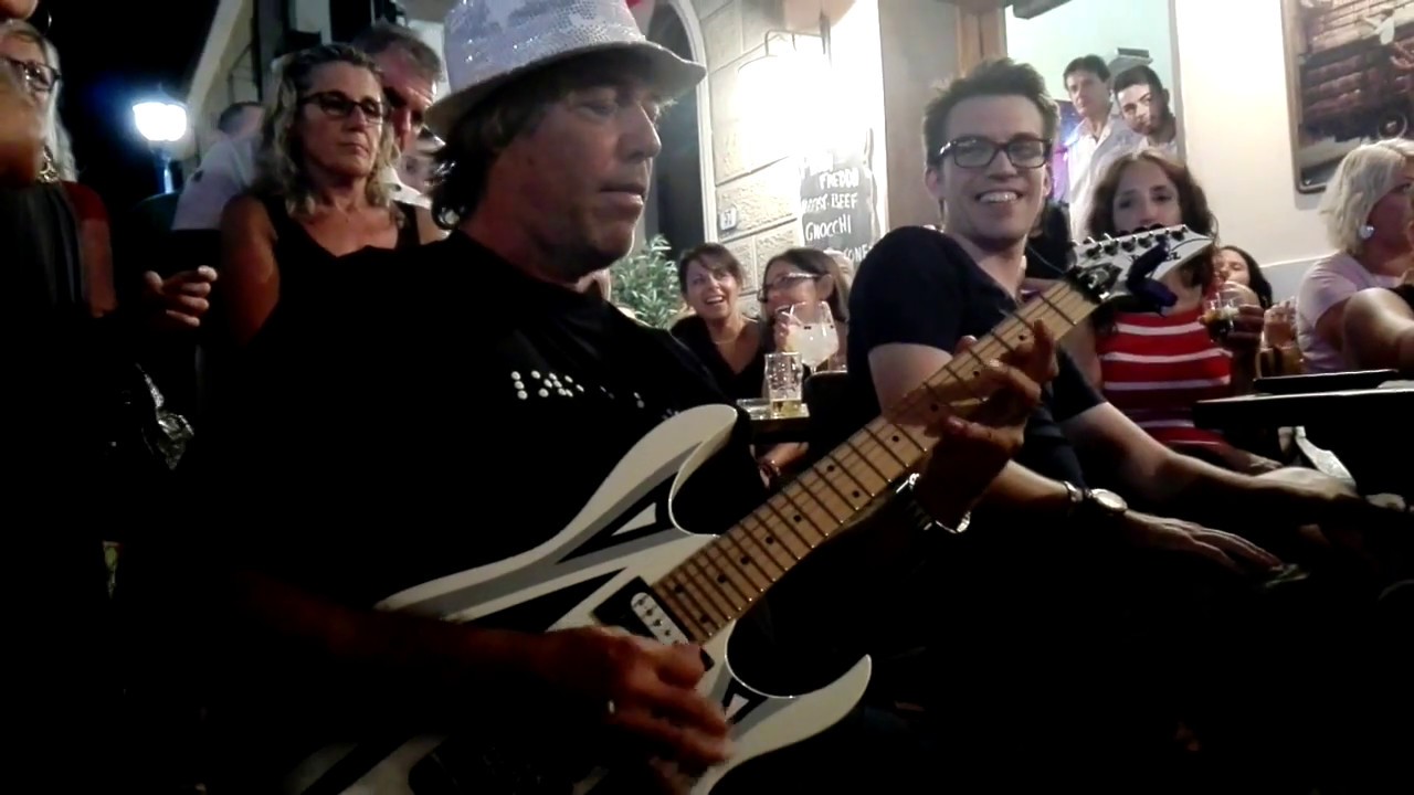 Assolo di Cesareo (EELST) + Il Trio delle Meraviglie - Hotel California (Eagles)