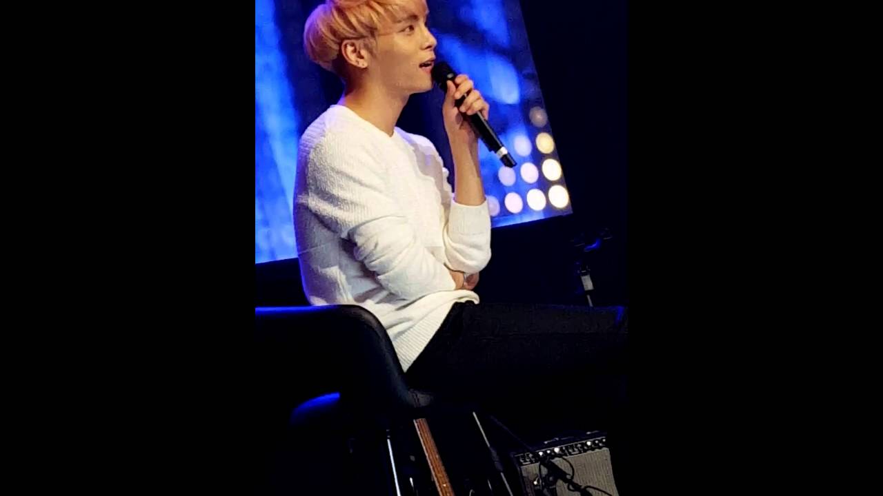 째려보는 종현이 =ㅅ=