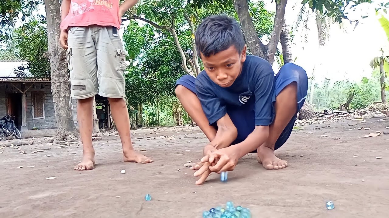 Persaingan Sengit Para Pemain - Mari Bermain Kelereng