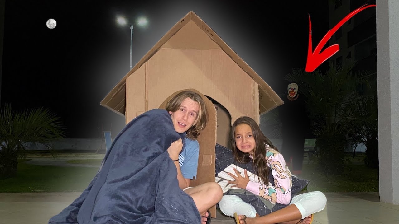 PASSAMOS A NOITE NA CASINHA DE PAPELÃO FORA DE CASA 100% REAL / ft. Tio Lucas e Laila
