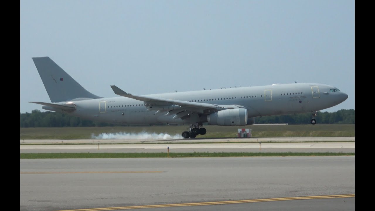 Royal Air Force KC2 Voyager landing, DTW