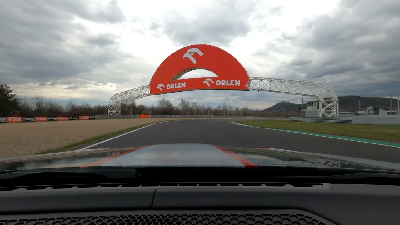 BMW M4 CSL | Autodrom Most
