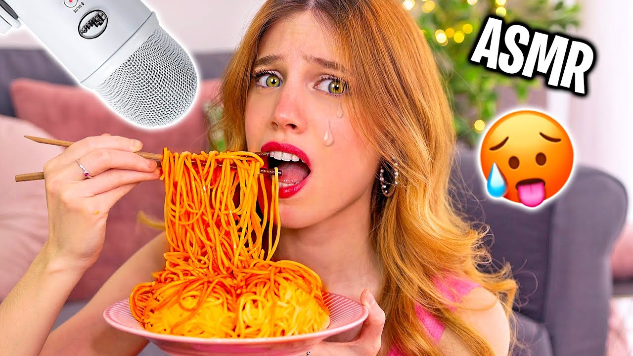 PROBANDO la COMIDA más RARA en ASMR! | Laia Oli