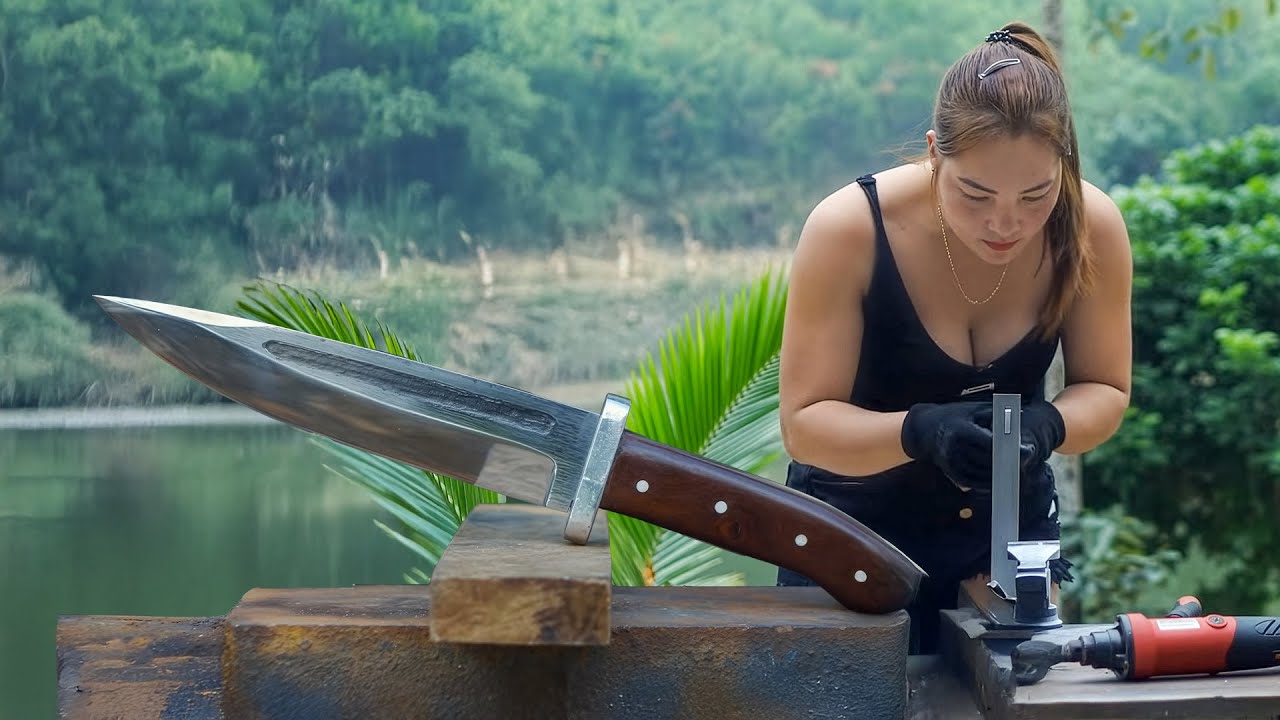 Forging Blacksmith Knife in the Forge & Knife Making Process – Female Metal Craftsman