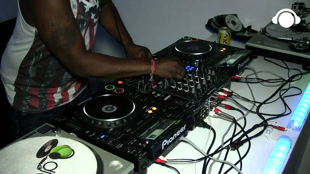 Bryan Gee (UK) - V Recordings Showcase @ Ban EMC
