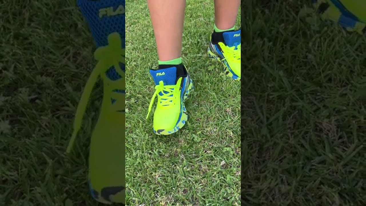 SWAN FAIT one two buckles my shoes ! #neotheone #firstshortvideo #pourtoi #humor #swan #shoes