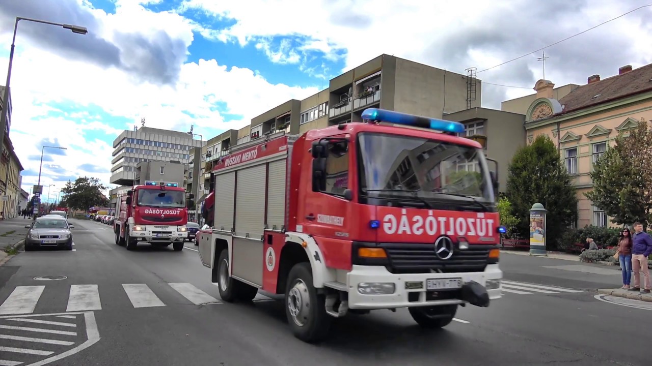 Vas megyei tűzoltójárművek felvonulása a III. Vas Megyei Tűzoltótalálkozó végén