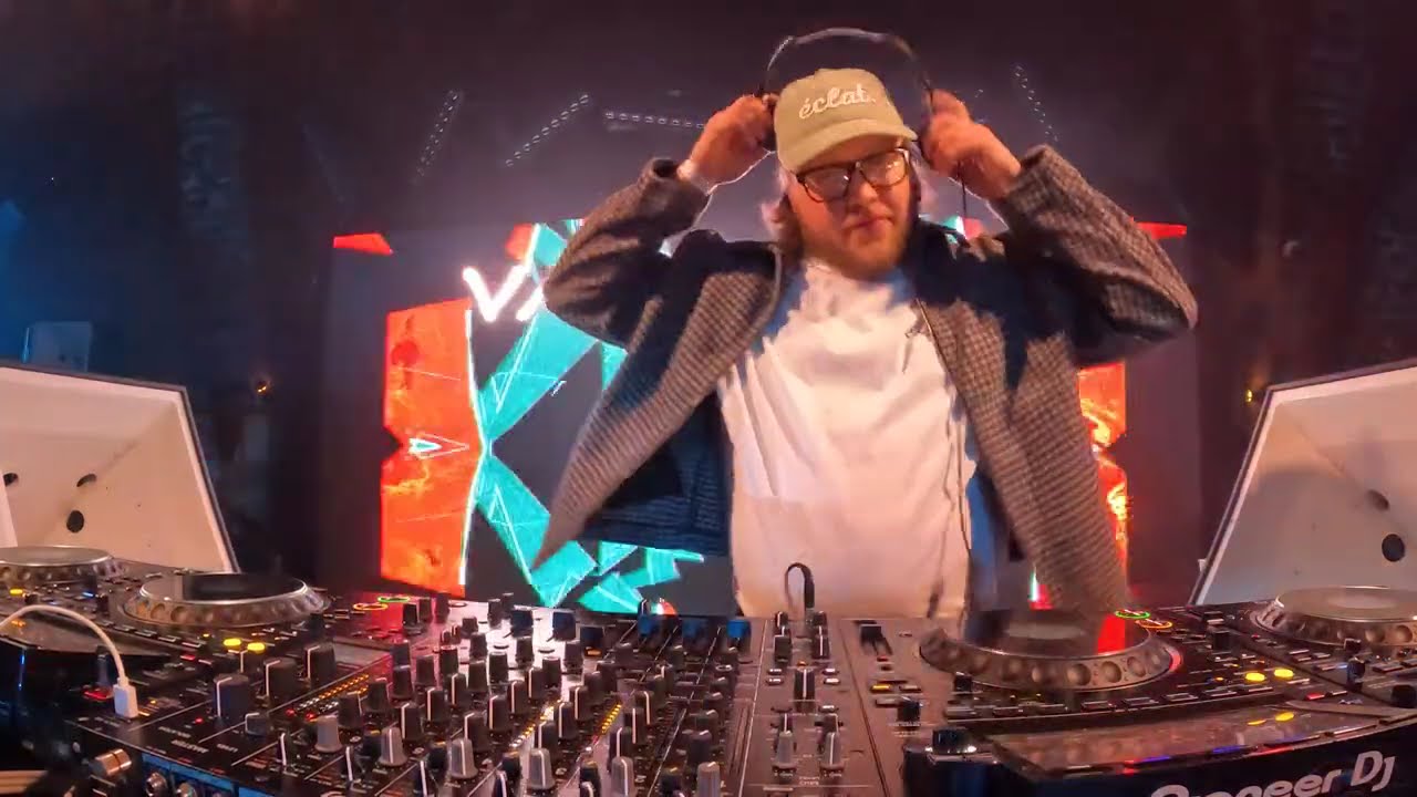 Ben Hemsley warm up | Van Damn Live @ the Arches, Glasgow | Dec 25