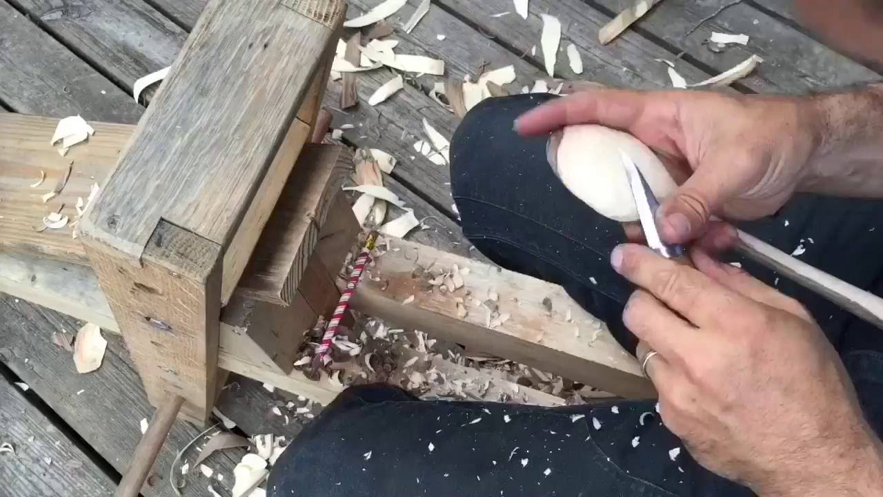 Time lapse hand carved walnut spoon