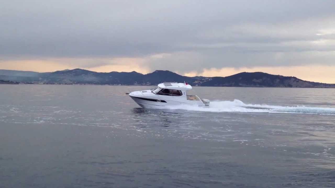 B&aring;dNyt test: Beneteau Antares 8,80, for&aring;ret 2012