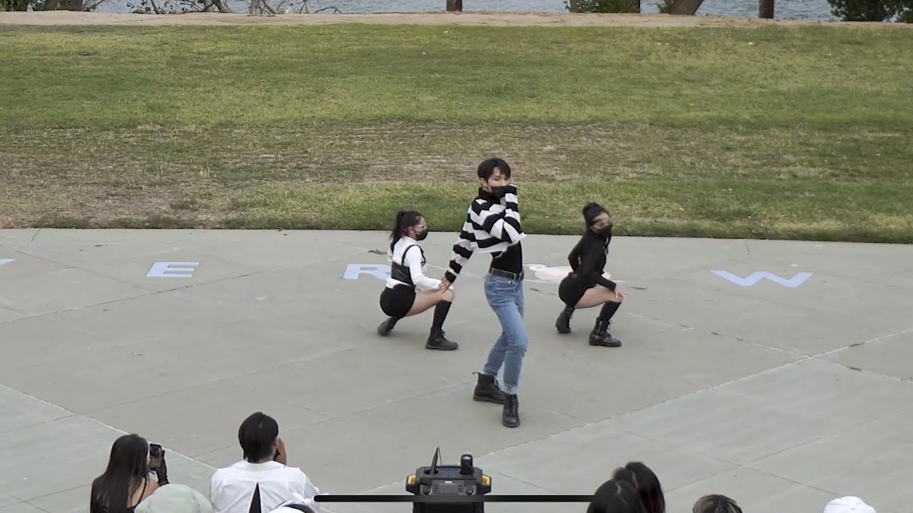 [KPOP IN PUBLIC] Kai- 