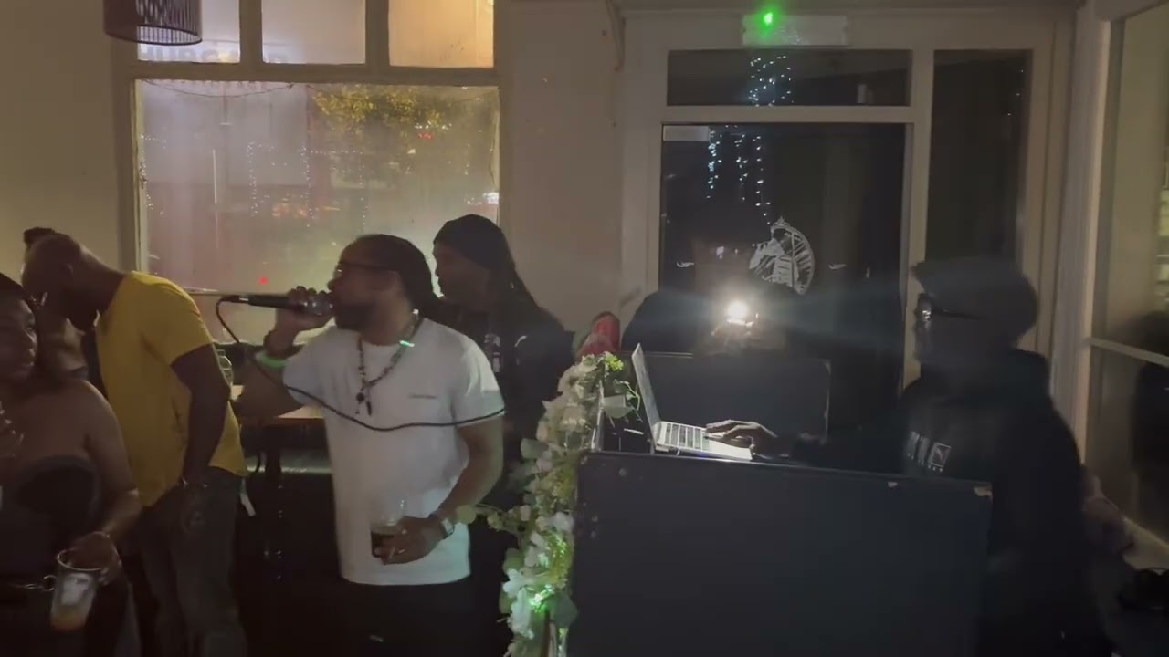 Atra sounds at the Railway Telegraph, Forest Hill. 26Sep25. Pt 3.