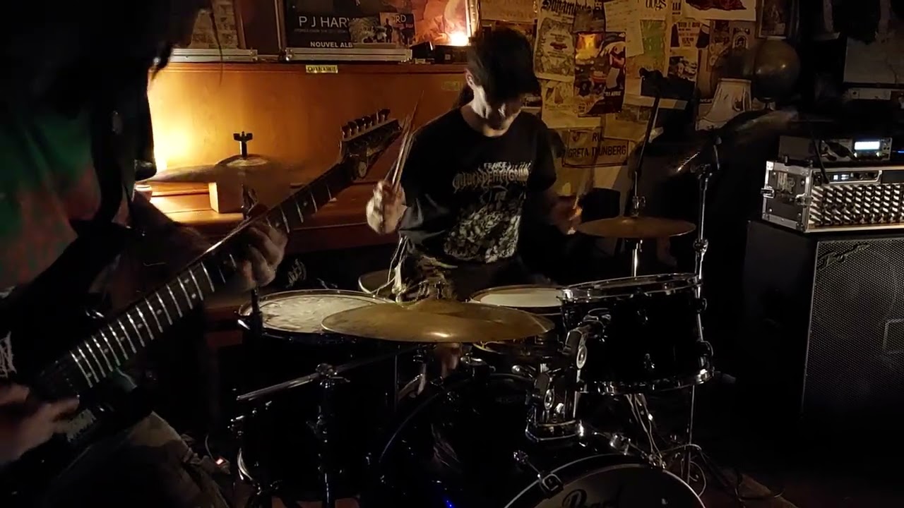 Upper Decker / 13-12-25 / celticpubisnotapub 