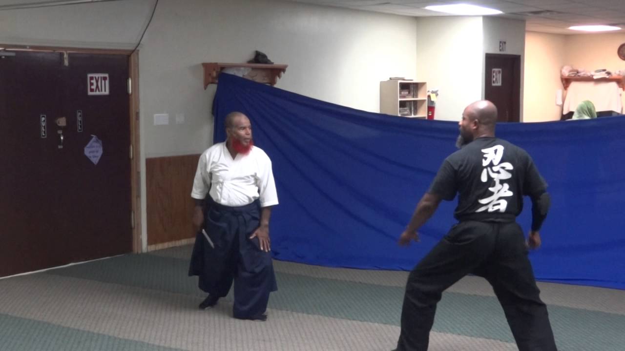 TANTO JUTSU AND THE PATTERN OF MOVEMENT
