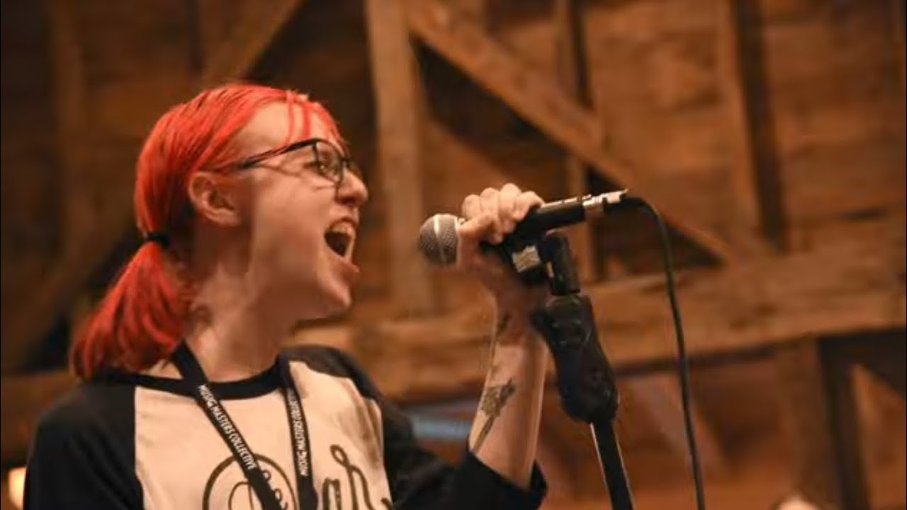 TDH Rockaoke - Girl (ft. Sara Grossaint)