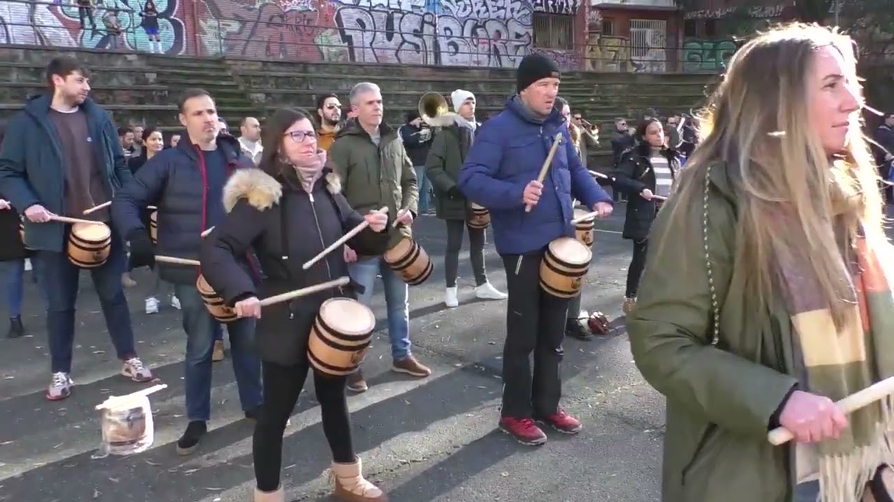 Ensayo de Txirritako Txuri Urdinak I Tamborrada de Altza 2024 I AltzaTV
