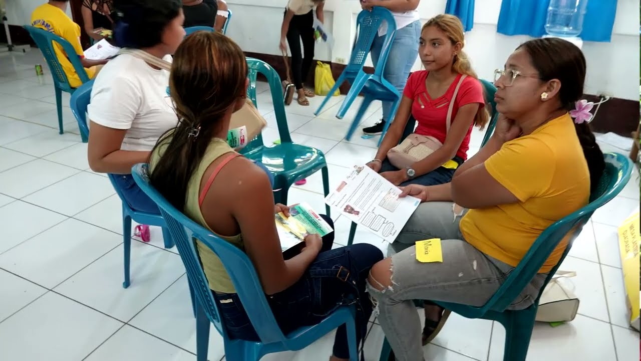 Encuentro informativo de redacción de noticia.