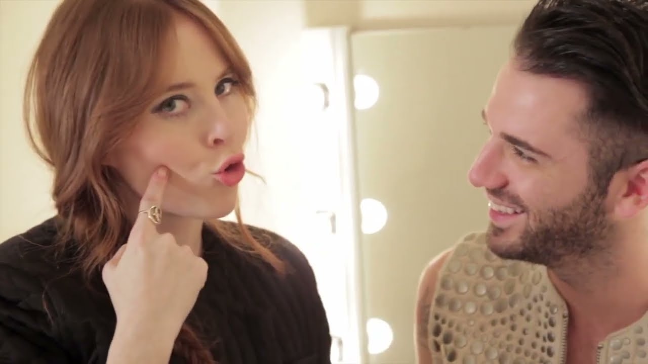 Yahoo!'s Work the Look  'Graphic Injection' Presented by Angela Scanlon